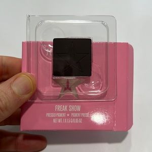 Jeffree Star Eye Shadow Single - freak show (black) NIB